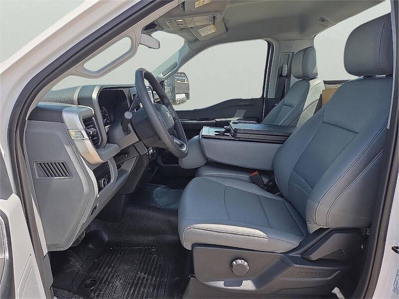 2025 Ford F-600 Super Duty