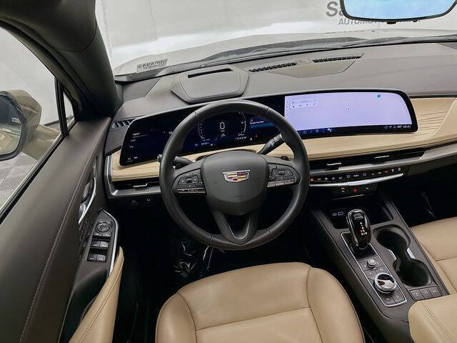 2024 Cadillac XT4 Premium Luxury