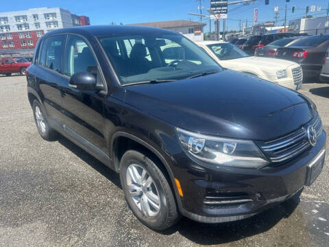 2013 Volkswagen Tiguan for sale at Auto Link Seattle in Seattle WA