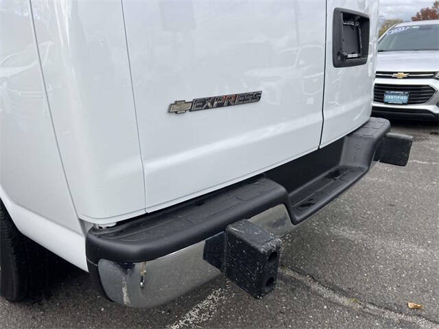 2023 Chevrolet Express 2500