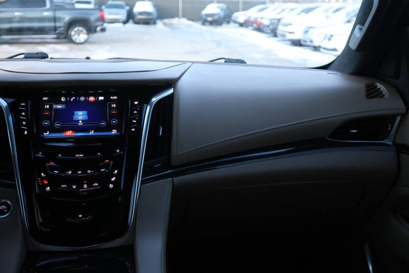 2019 Cadillac Escalade Platinum