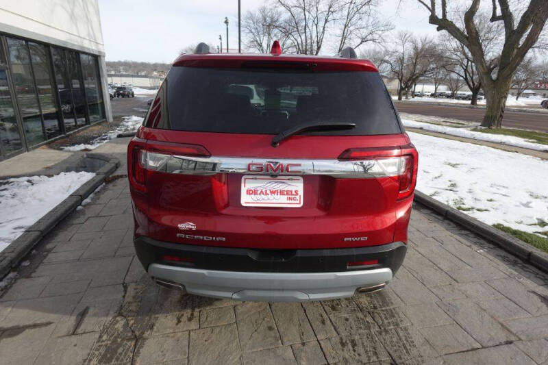 2023 GMC Acadia SLT