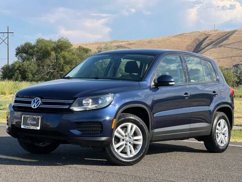 2012 Volkswagen Tiguan for sale at Premier Auto Group Moses Lake in Moses Lake WA