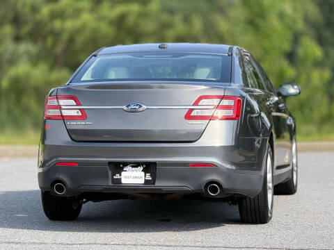 2016 Ford Taurus SE