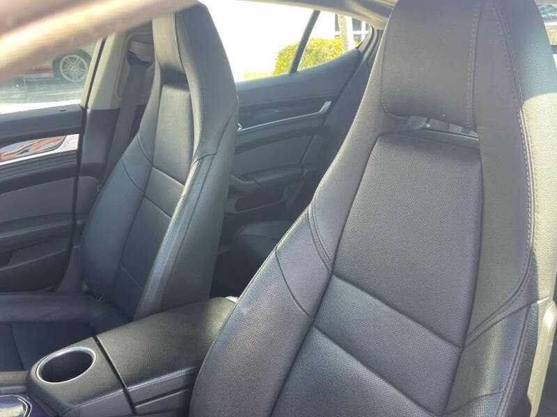 2011 Porsche Panamera 4