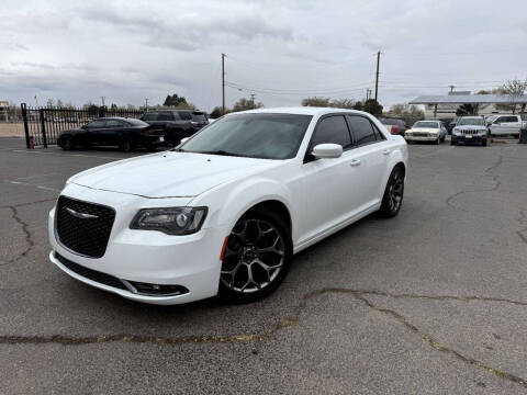 2017 Chrysler 300 for sale at GREAT CHOICE AUTO SALES LLP in Albuquerque NM