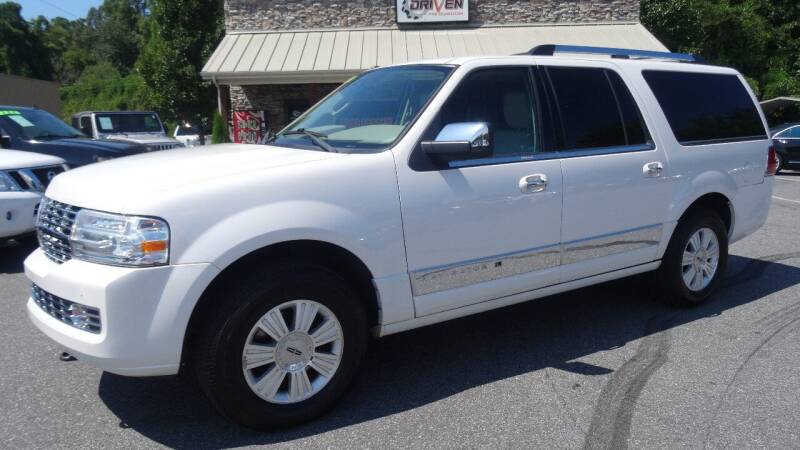 2011 Lincoln Navigator L for sale at Driven Pre-Owned in Lenoir NC