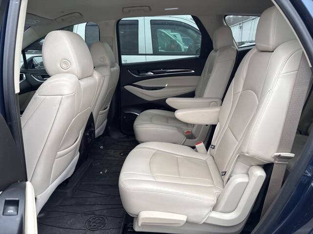 2022 Buick Enclave Essence