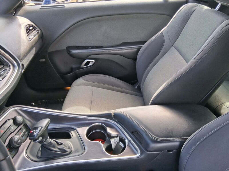 2015 Dodge Challenger SXT