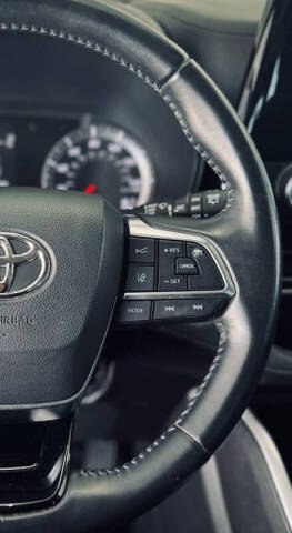 2021 Toyota Highlander LE