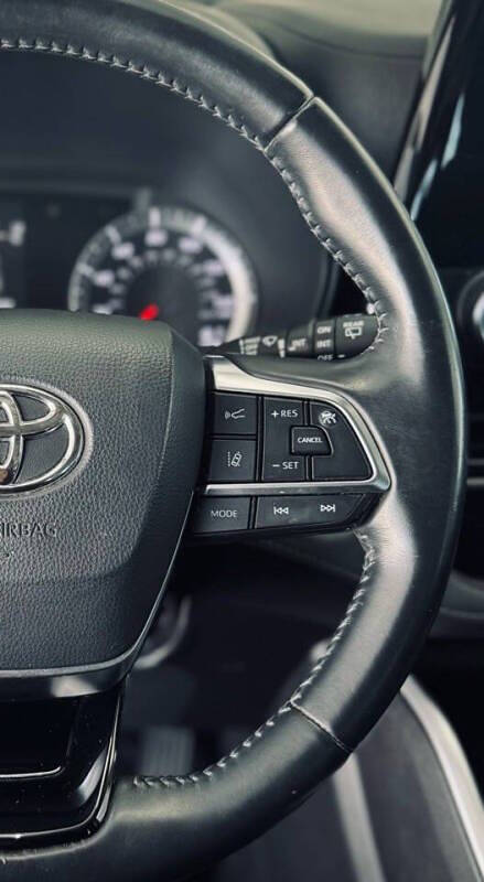 2021 Toyota Highlander LE