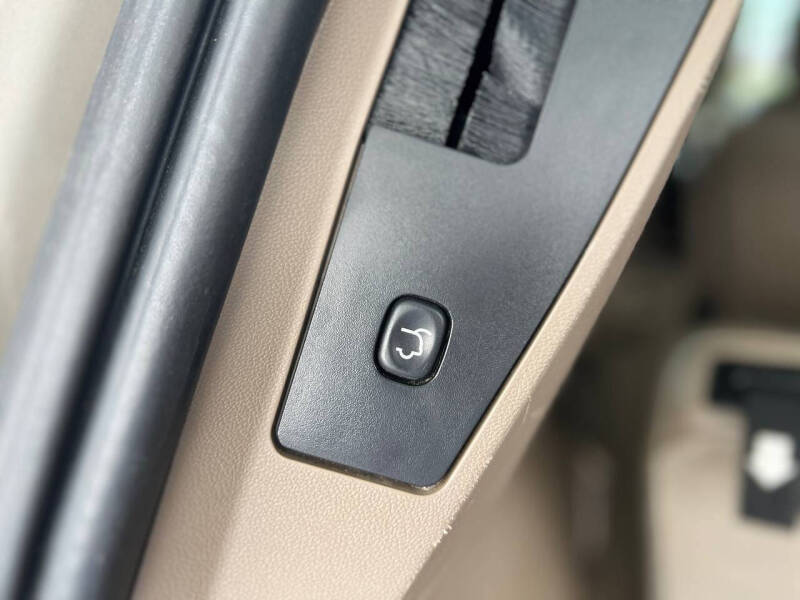 2013 Chrysler Town and Country Touring-L