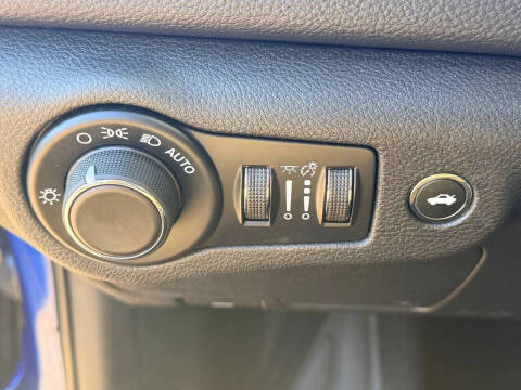 2017 Chrysler 200 Limited Platinum