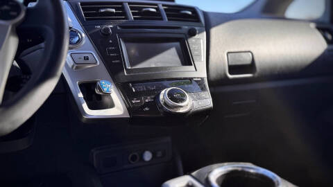 2014 Toyota Prius v Five