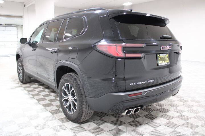 2024 GMC Acadia AT4
