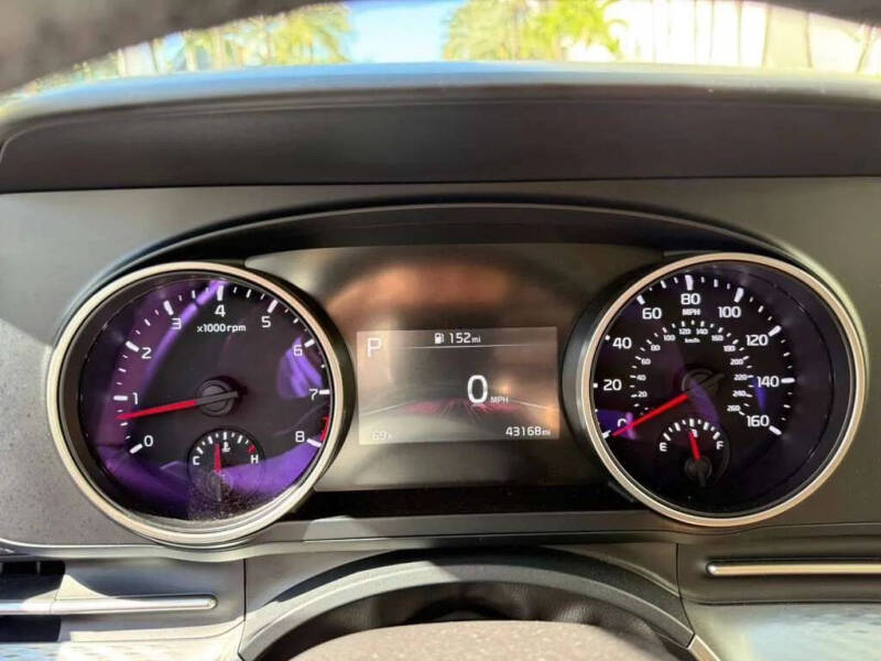 2024 Kia Carnival LX