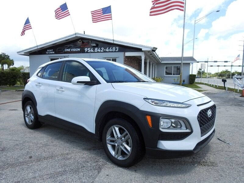 2021 HYUNDAI Kona SUV / Crossover - $17,900