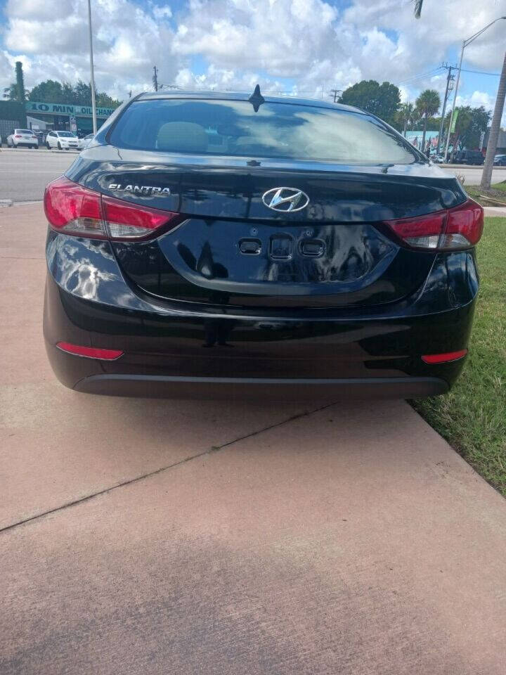 2016 HYUNDAI Elantra Sedan - $9,999