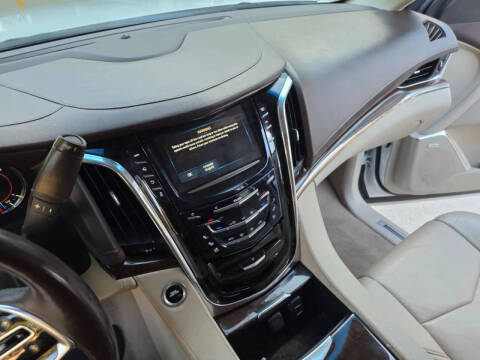 2017 Cadillac Escalade Luxury