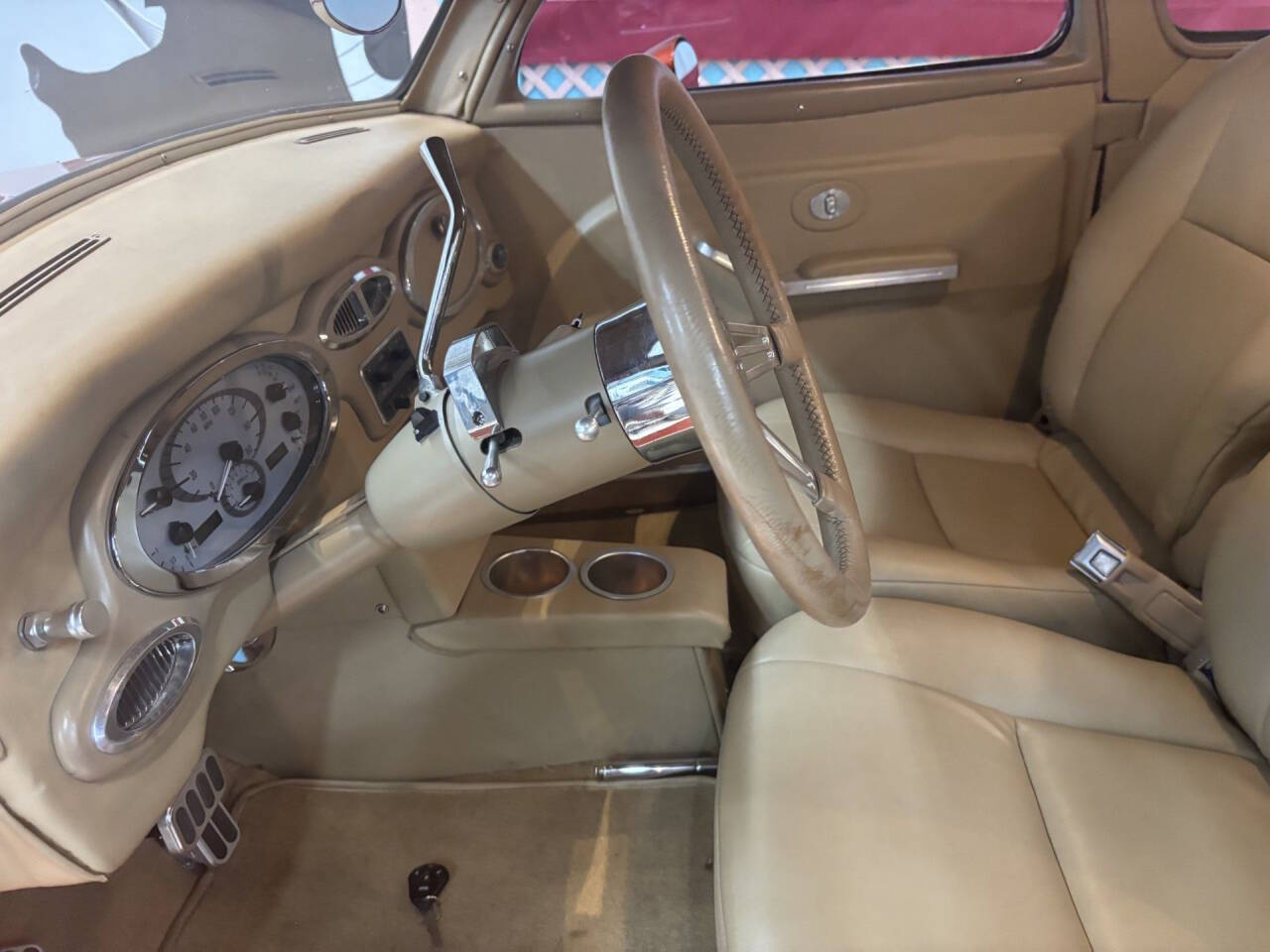1933 Ford Victoria 31