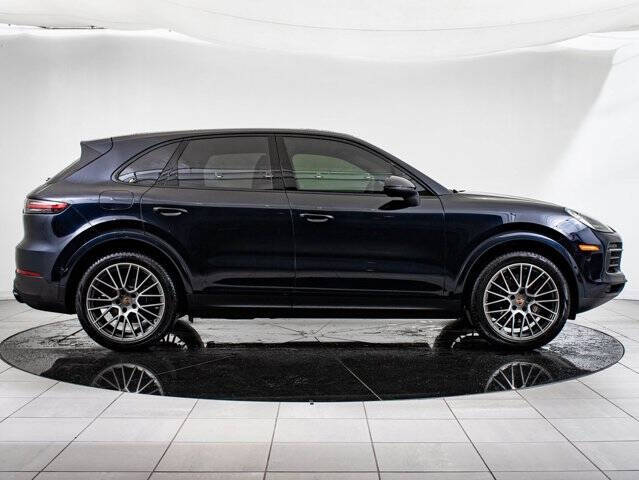 2023 Porsche Cayenne Platinum Edition