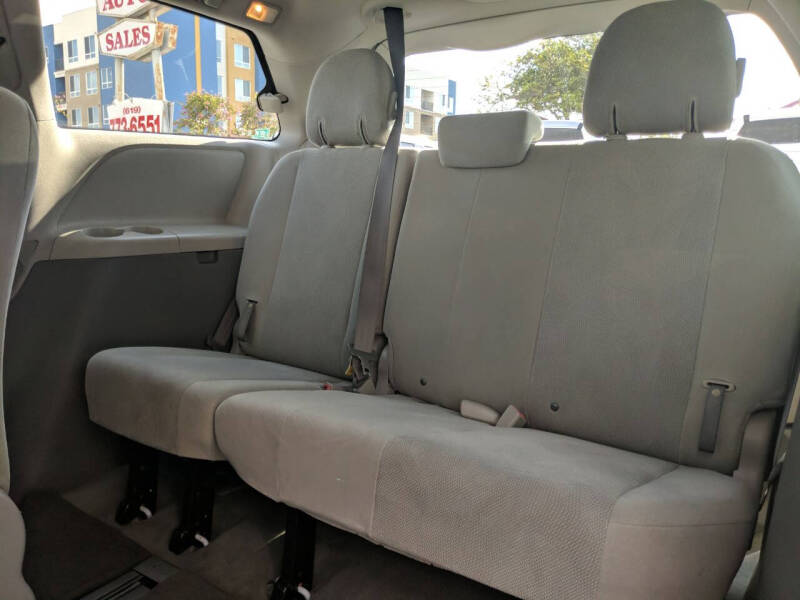 2014 Toyota Sienna L 7-Passenger