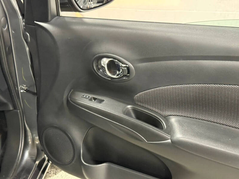 2019 Nissan Versa SV