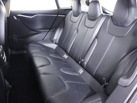 2015 Tesla Model S 70D