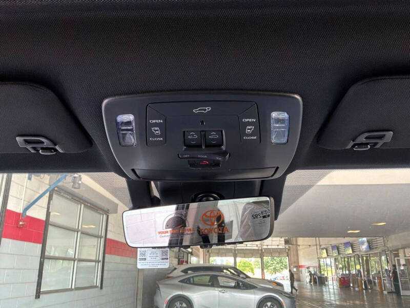 2026 Toyota Sienna Platinum 7-Passenger