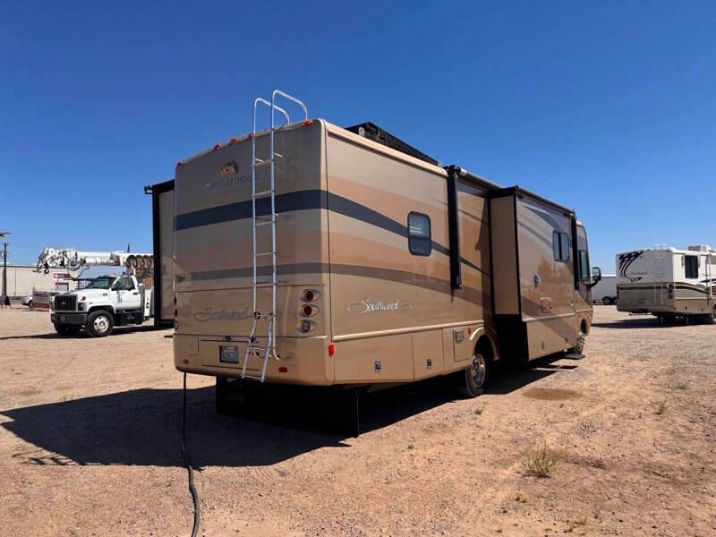 2005 Workhorse W22