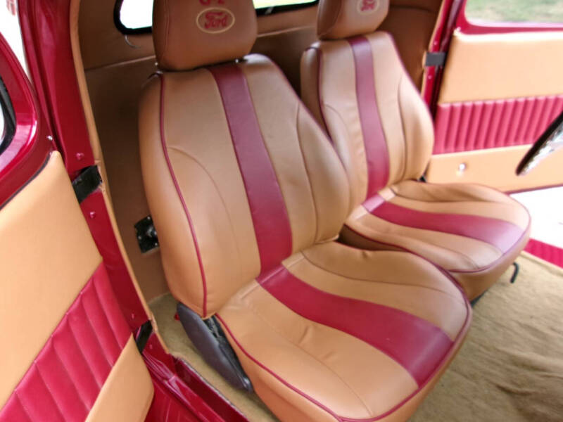 1934 Ford 3 WINDOW COUPE