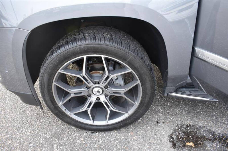 2018 Cadillac Escalade ESV Luxury