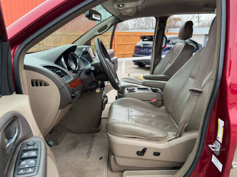 2014 Chrysler Town and Country Touring