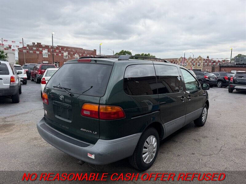 2000 Toyota Sienna LE