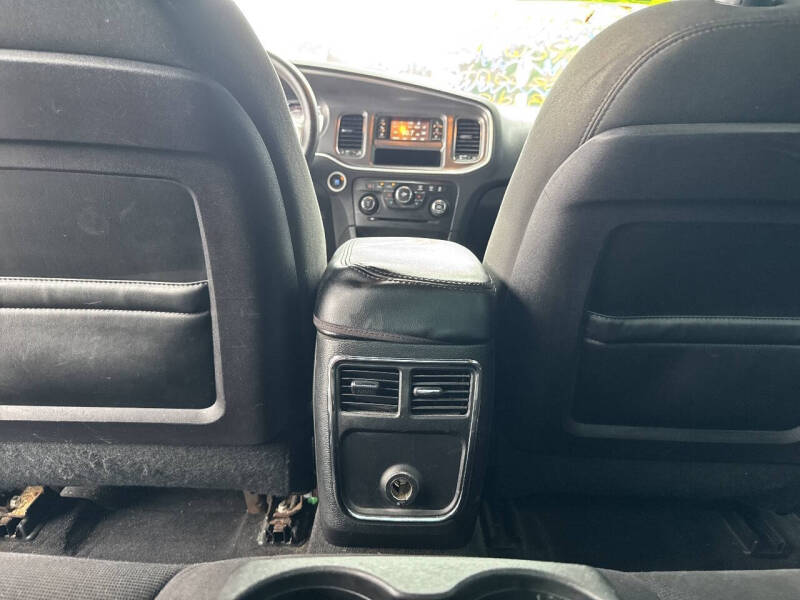 2013 Dodge Charger SE