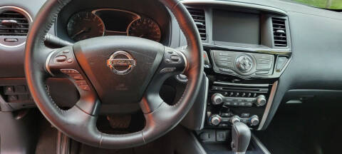 2020 Nissan Pathfinder SV