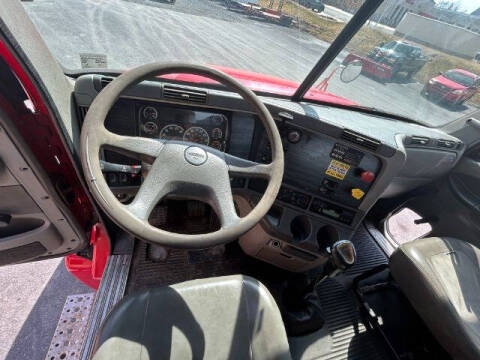 2005 Freightliner Columbia 120