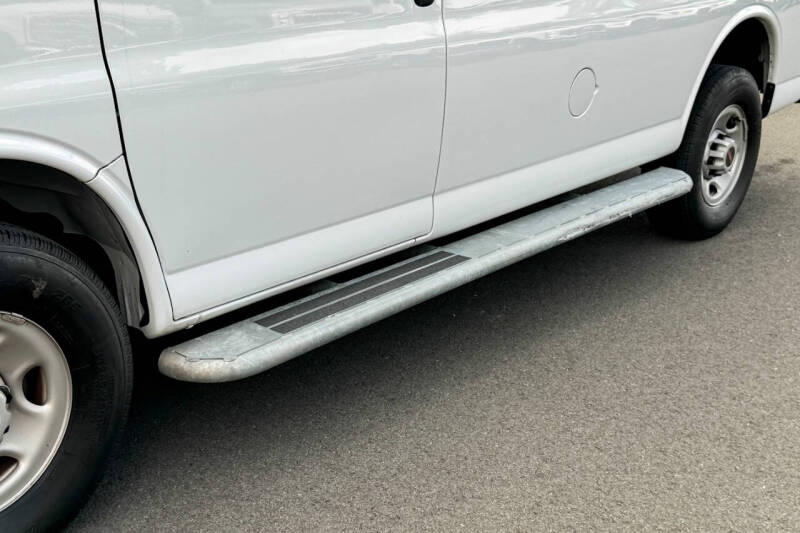 2022 GMC Savana 2500