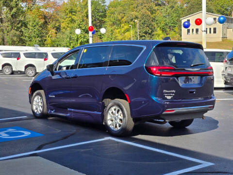 2023 Chrysler Pacifica Touring L