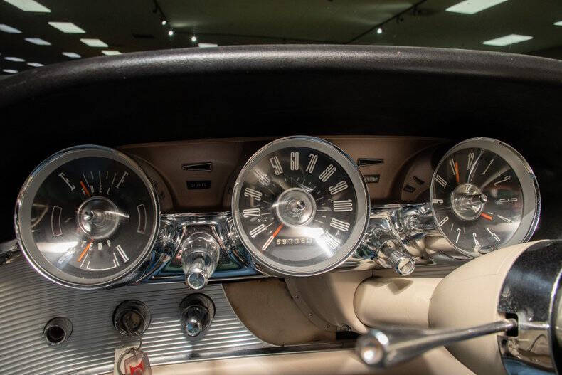 1962 Ford Thunderbird