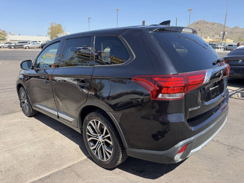 2017 Mitsubishi Outlander ES