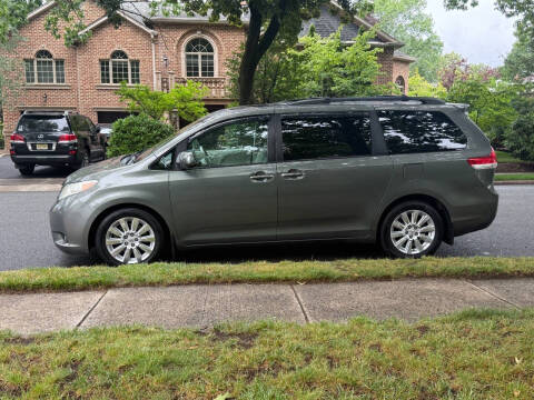 2011 Toyota Sienna XLE 7-Passenger
