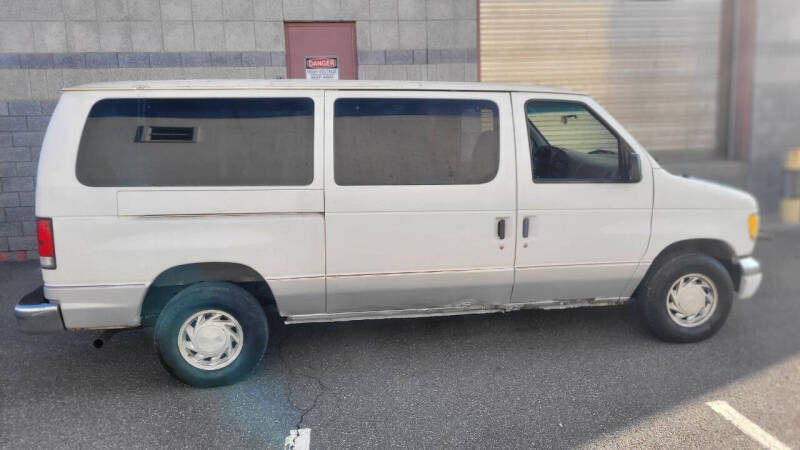 2000 Ford E-150 Chateau
