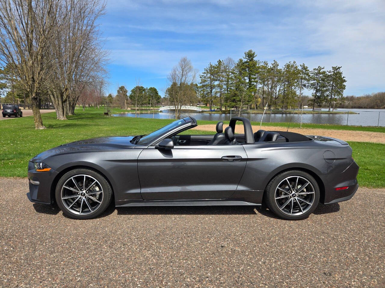2019 Ford Mustang 11