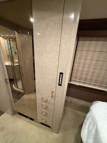 2001 Prevost Marathon