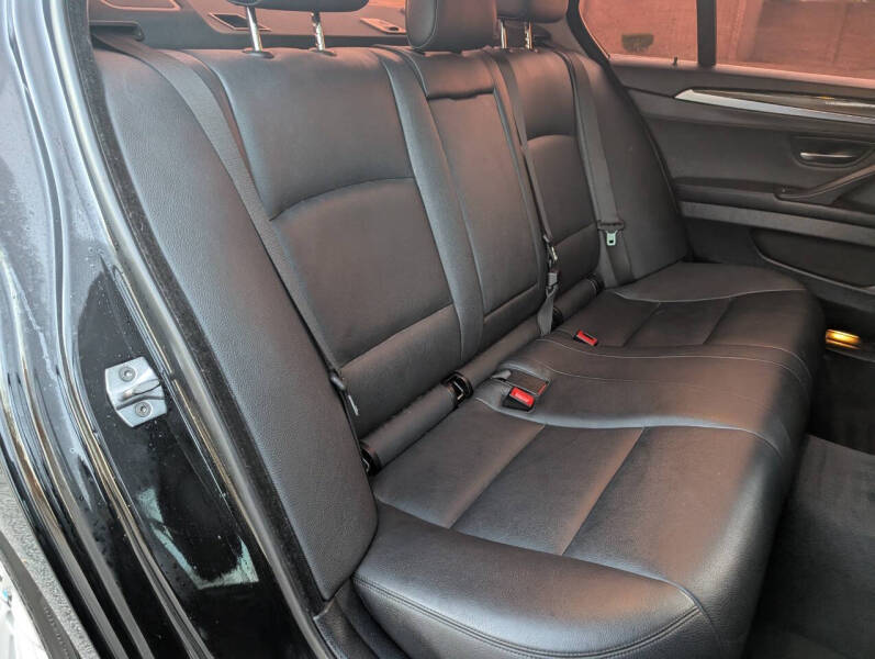 2015 BMW 5 Series 528i