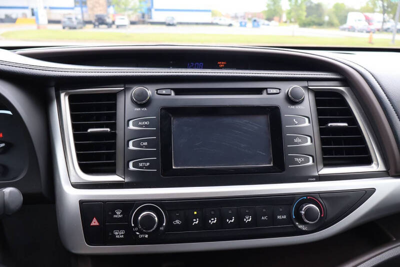 2015 Toyota Highlander LE