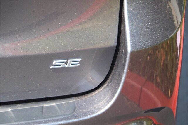 2017 Toyota Sienna SE 8-Passenger