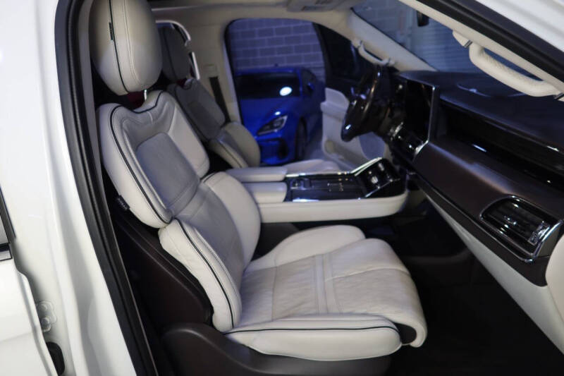 2022 Lincoln Navigator Black Label