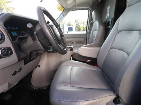 2022 Ford E-Series E-450 SD